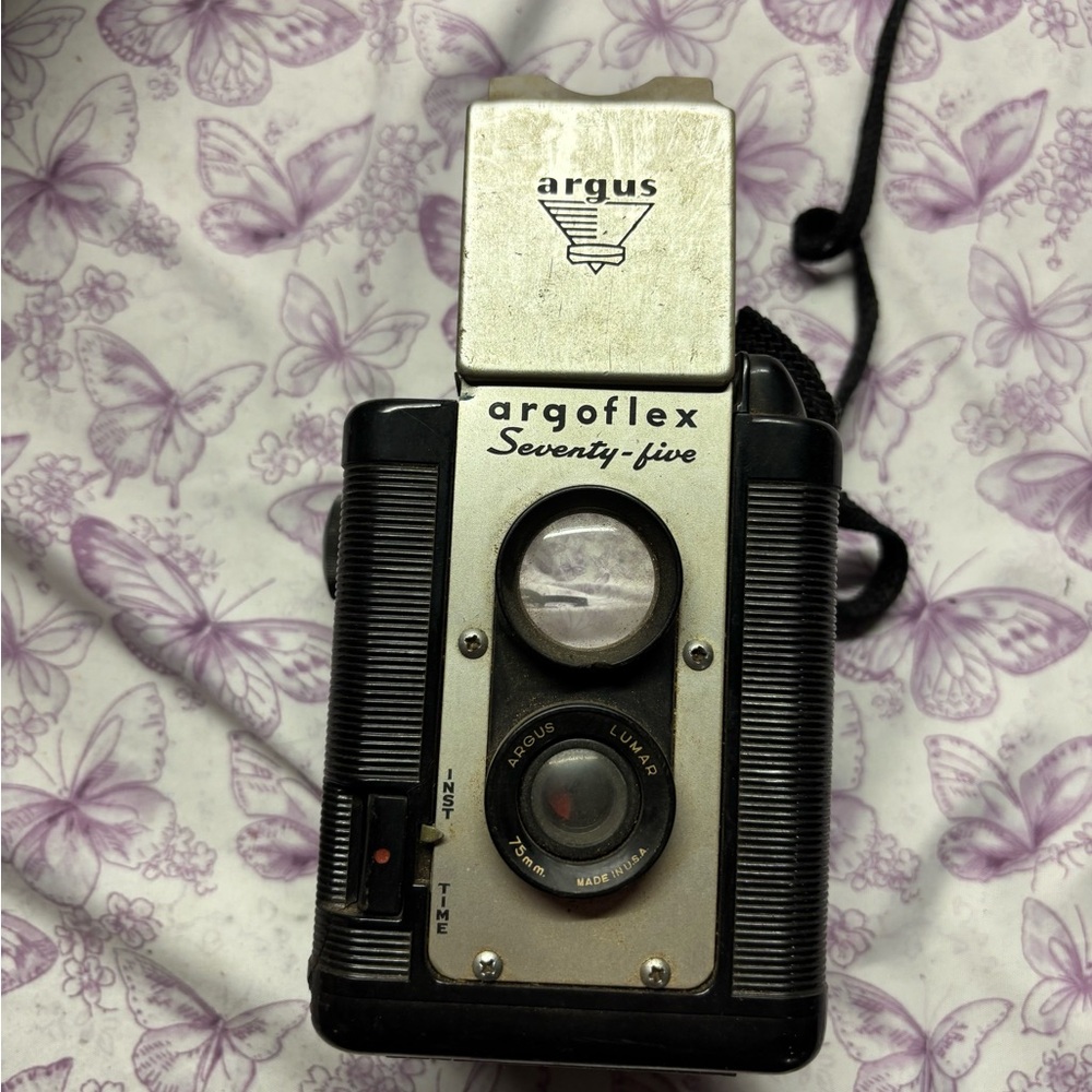 Vintage Argus Argoflex Seventy-Five TLR Camera - Picture 2 of 5